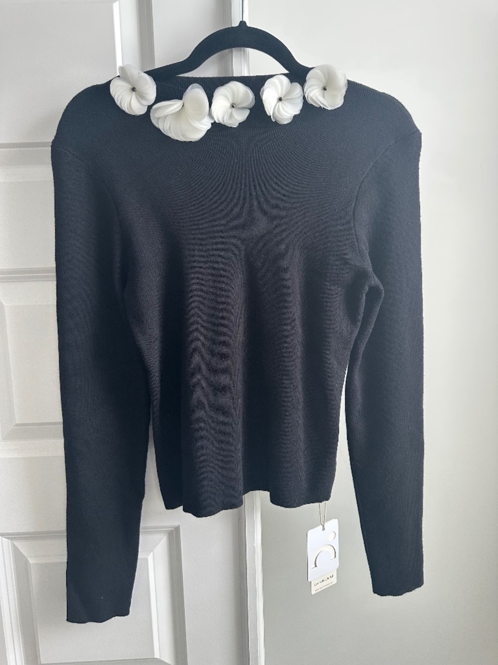 3D flower knit top from Commense